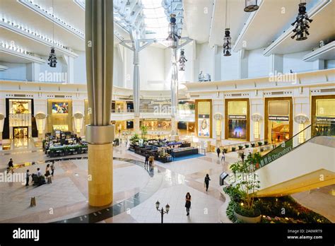 Taipei 101 Mall Inside Taipei 101 Stock Photo Alamy