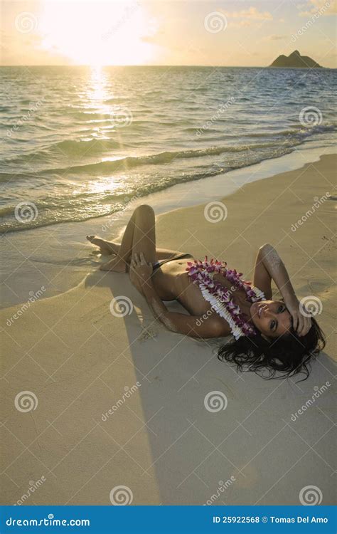 Beautiful Woman On A Hawaii Beach Royalty Free Stock Photos - Image ...