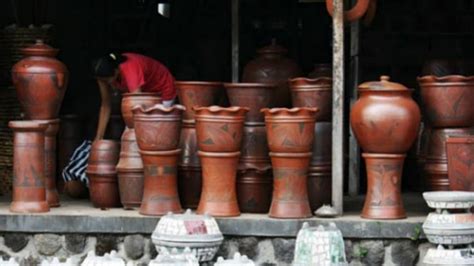 Sentra Kerajinan Gerabah Di Lombok