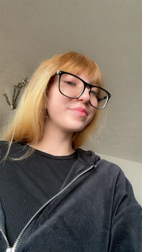 I Can Tell You Have Dreams Of Getting Bullied By Hot Blondes Like Me R Findomcanada