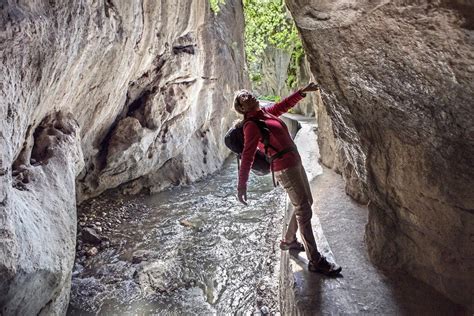 Recorriendo la ruta de los Cahorros la senda cañón de Granada Viajar