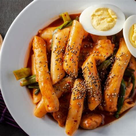 Tteokbokki (Spicy Rice Cakes) Recipe - Bite N Sip