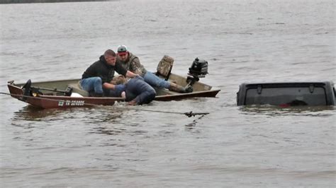 Missing Woman Found Alive In Submerged Jeep Marion County Texas