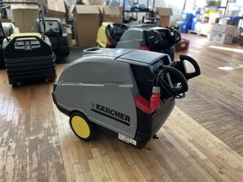 Visokotlačni čistilec KARCHER HDS 895 S