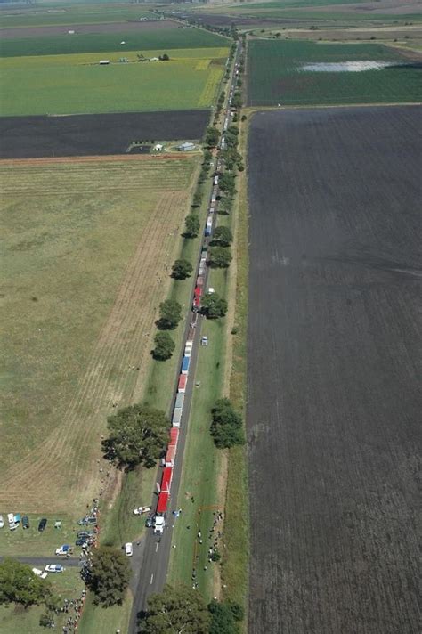 The longest roadtrains! Pictures of the longest and biggest roadtrains!