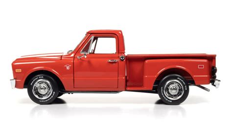 118 Auto World 1968 Chevy C10 Pick Up Sidestep Vermilion Red Diecast