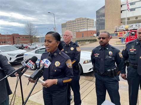 Mpd Officer Shot Four Times Early Friday Morning Suspect Captured