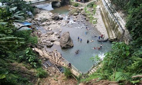 Curug Ciomas Air Terjun Cantik Dengan Batu Tebing Eksotis Di Bogor Itrip