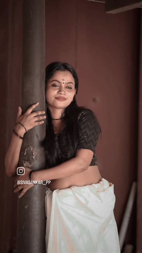 Malayali Girl Hot Boobs And Navel In Mundu Mp4 Snapshot 00 09 967 — Postimages