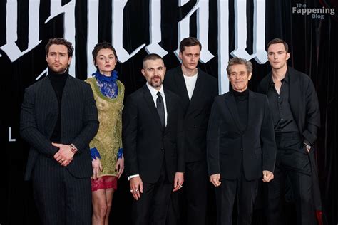 Emma Corrin Shows Off Her Nude Tits At The Nosferatu Premiere In Berlin Fappening