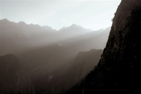 Foggy Mountain · Free Stock Photo