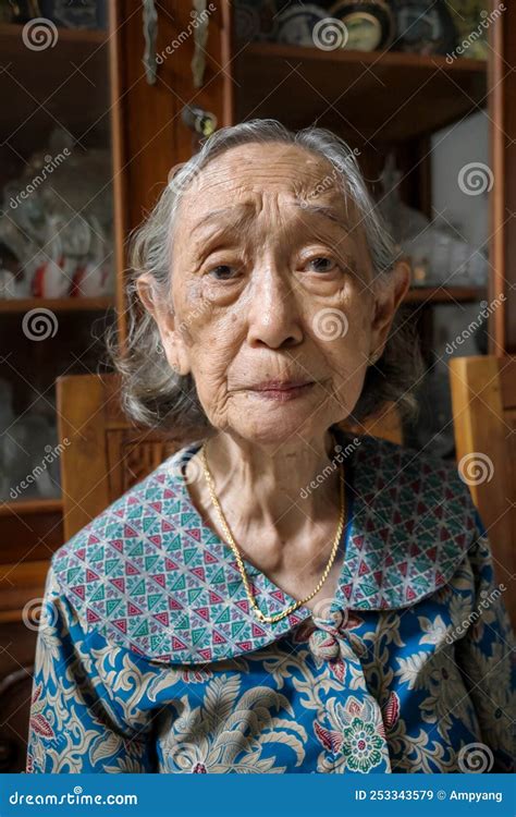 Portrait Of Healthy 85 Years Old Southeast Asian Elderly Woman Stock Image Image Of Dementia