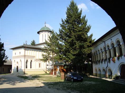 Plecare Din Piatra Neamt Pelerinaj La Manastirile Din Bucuresti