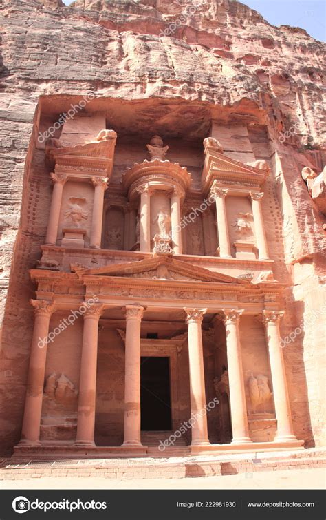 Fachada Antigo Templo Mausoléu Khazneh Petra Cidade Rosa Vermelha