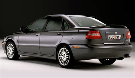 Volvo S40 (1995-2004) характеристики и цены, фотографии и обзор