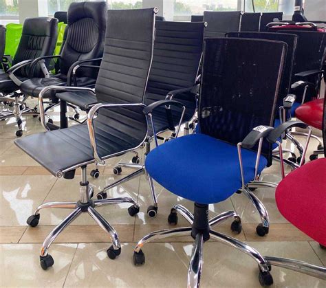 РАСПРОДАЖА офисной мебели стулья кресла стільці крісла: 300 грн ...