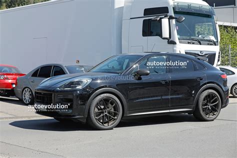 2024 Porsche Cayenne Coupe GTS Facelift Spied for the First Time - autoevolution