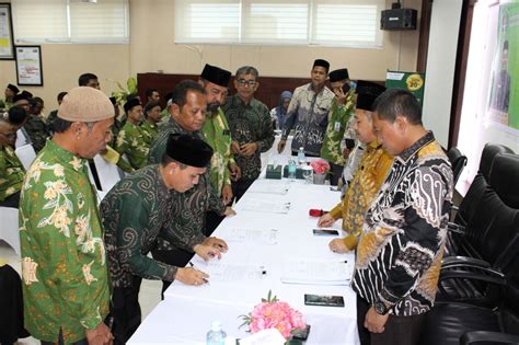 Tandantangani Komitmen Kinerja Kepala Kua Dan Madrasah Kakankemenag