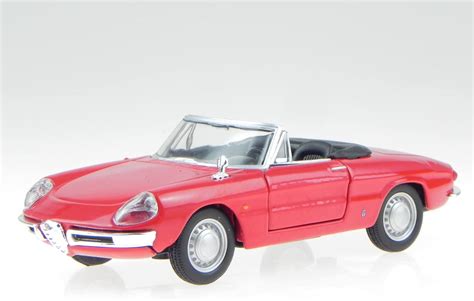 Alfa Romeo Spider Duetto Rot Modellauto Bburago Amazon