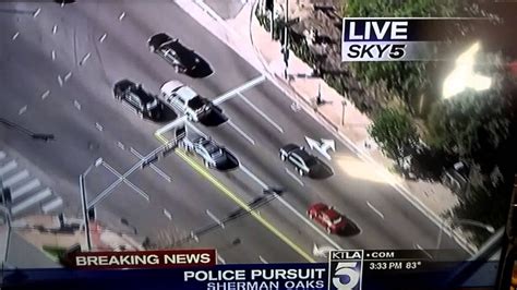 Police Pursuit Ends In A Foot Chase In Sherman Oaks Youtube