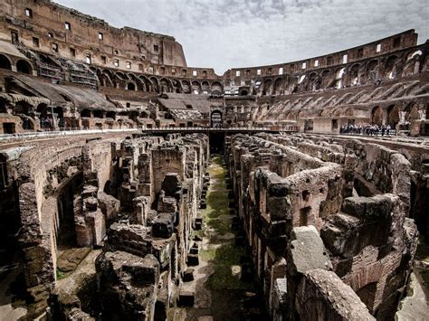 Hipogeo Del Coliseo Entre Bastidores En El Anfiteatro Flavio