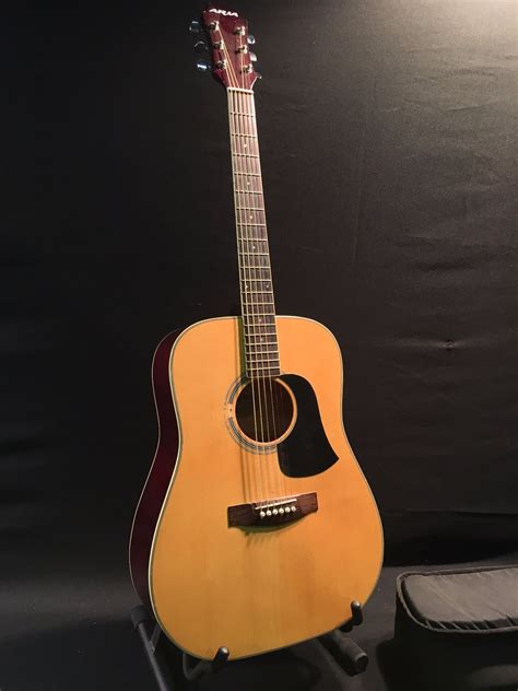 Aria Model Aw 20n Acoustic Guitar Comes With Soft Case Able Auctions