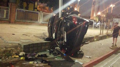 Un Joven Muri Tras Despistar Y Chocar Su Auto Contra Una Columna En La