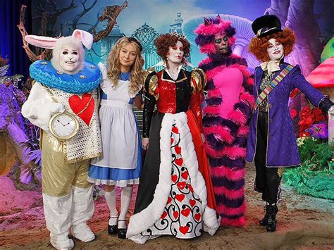 Joguinho Joguinho De Dois - Imgur | Alive in wonderland costumes, Costumes from alice in wonderland ...