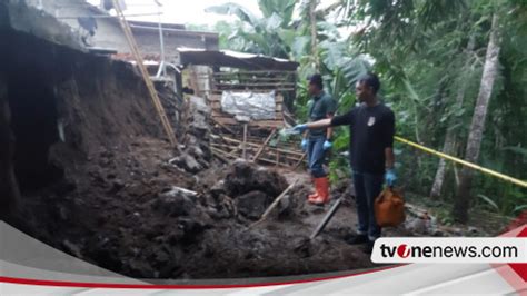 Pekerja Bangunan Di Kebumen Tewas Tertimbun Material Tanah Longsoran