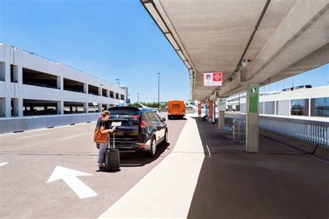 DFW Airport to implement new parking rules at terminals