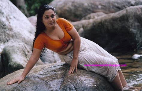 Mallu Aunty Mariya Hot In Wet Brown Blouse Mariya Hot Sexy Pictures