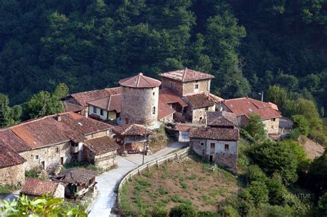 Hiking and Walking in Asturias Spain: HIKING PATHWAY TO BANDUJO ASTURIAS SPAIN