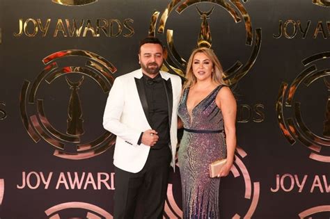 10 صور من حفل Joy Awards رانيا يوسف وفراج أول الحضور بالسجادة البنفسجية قناة صدى البلد