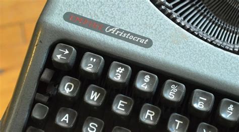 Cu L Es El Origen Del Teclado Qwerty