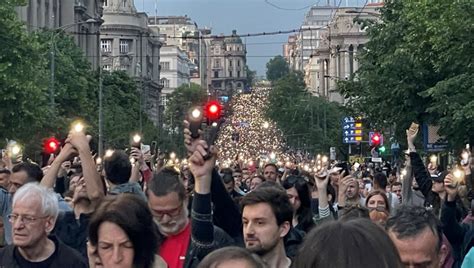 U Beogradu sinoć treći protest Srbija protiv nasilja VIDEO KRUG