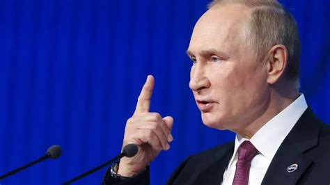 Russia Putin Si Ricandida Alle Presidenziali Del Prossimo Marzo Ylid