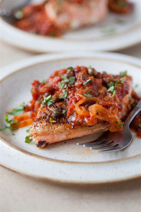 Easy Pan Roasted Salmon With Tomato Sauce Recipe Keto