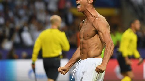 Cristiano Ronaldo Scores A Brace In Portugal S 7 0 Win Over Estonia Managing Madrid