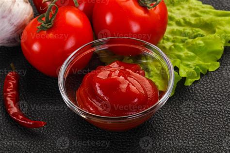 Tomato ketchup sauce 8511762 Stock Photo at Vecteezy