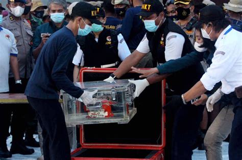 Ini Kronologi Ditemukannya Kotak Hitam Sriwijaya Air SJ-182