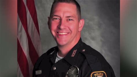 Kentucky Officer Gunned Down For No Obvious Reason Chief Vows Revenge Cnn