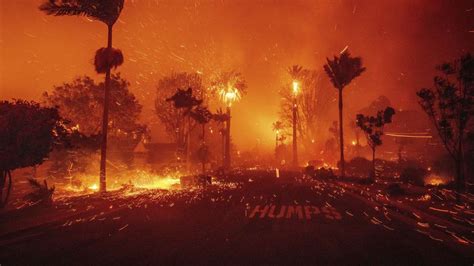 Feuer Inferno in Los Angeles wütet weiter mindestens zehn Menschen sterben