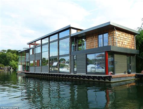 Taggs Island houseboat like no other goes on sale for £1.85million ...