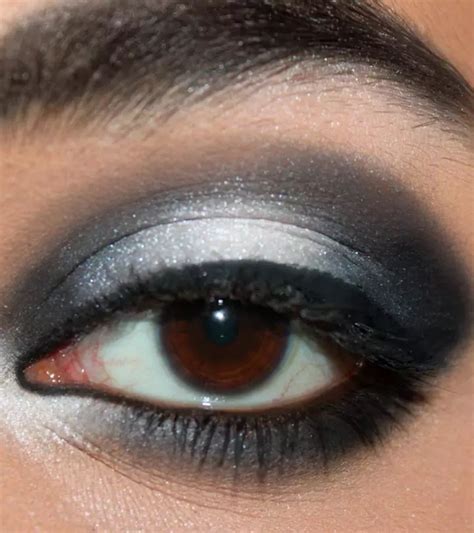 Black And White Eye Makeup - Step by Step Tutorial With Pictures