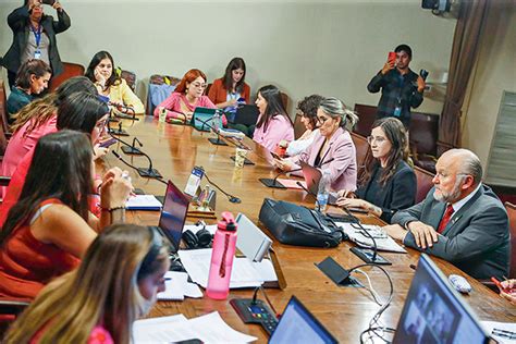 Comisión aprueba idea de legislar proyecto que aumenta la presencia de