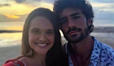 José Condessa faz sucesso no Brasil ao lado de Juliana Paiva