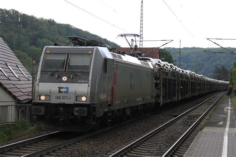 Akiem Cd Cargo Mit Vollem Autozug Bei Der Durchfah Flickr