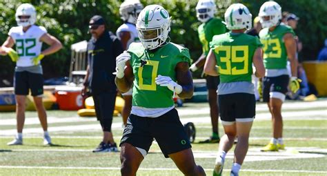 Predicting Oregon's 2023 defensive two-deep following fall camp