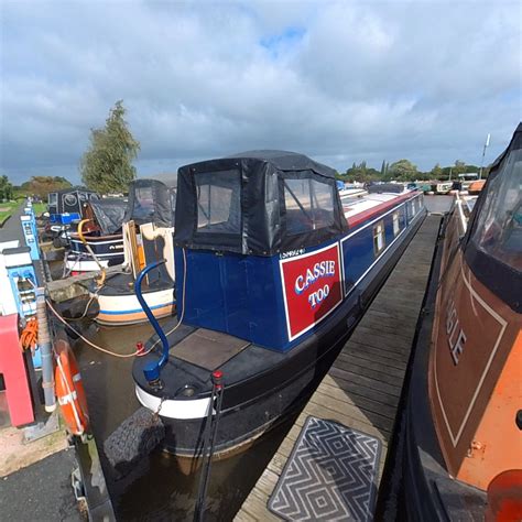 narrowboat brokerage  nantwich cheshire inland waterways boats