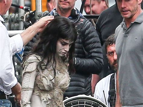 La Momie Premi Res Photos De Tournage De Sofia Boutella En Monstre